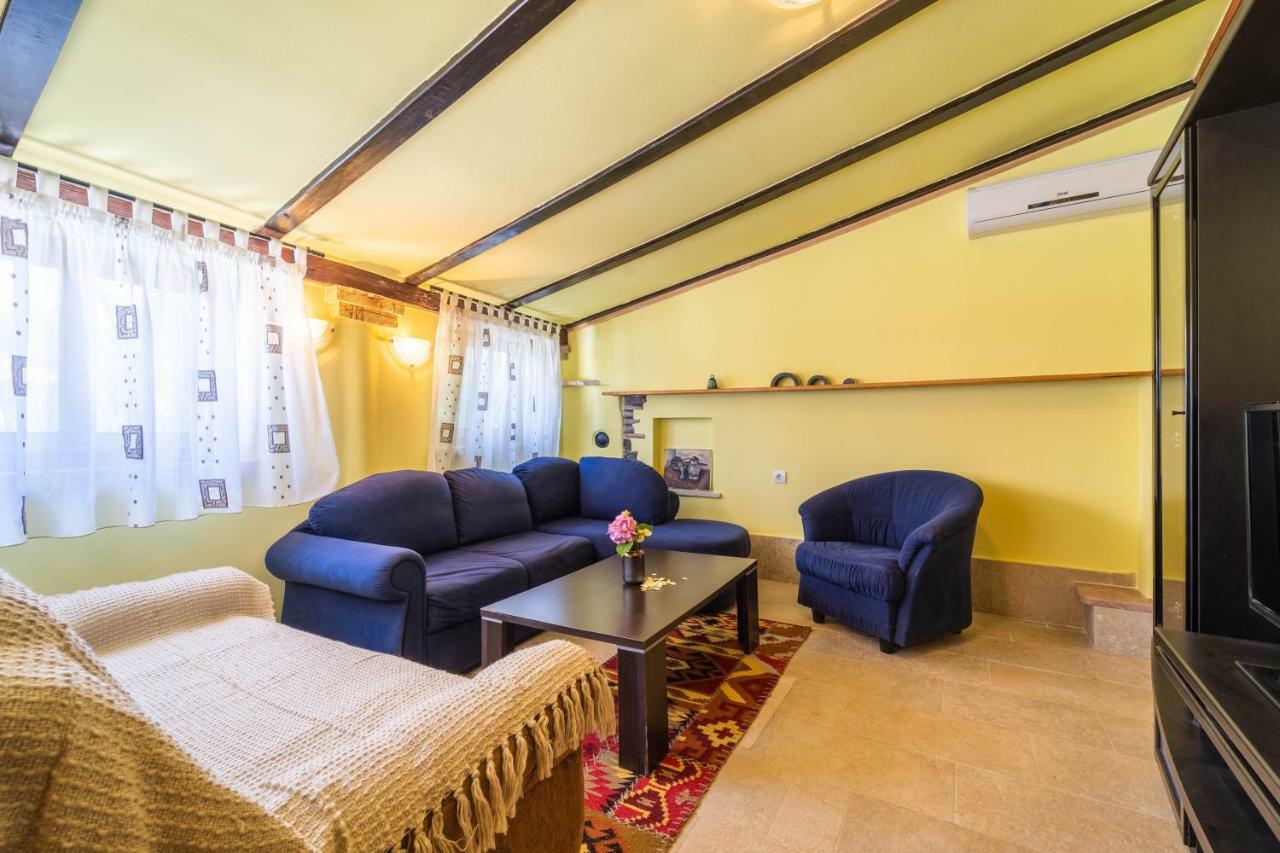 Holiday Home Carla And Dajana Veliki Vareški エクステリア 写真